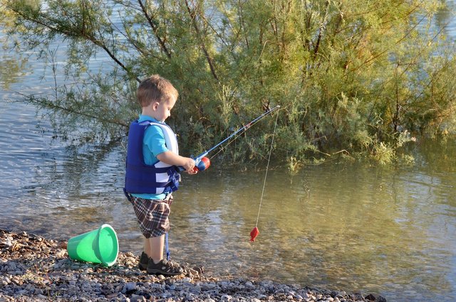 fishing-1814486_1920.jpg