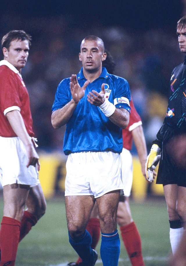 Gianluca_Vialli_1992-10-14_Italia_vs_Svizzera.jpg