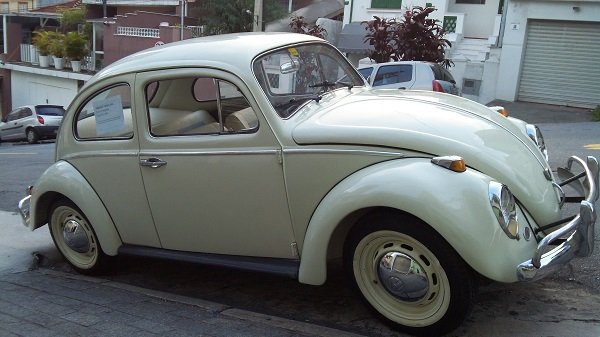 1961_VW_Fusca_(6794825685).jpg