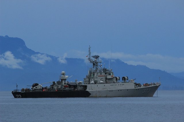 warship-5412855_960_720.jpg