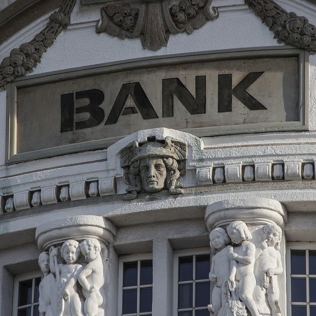 bank-2907728_640.jpg