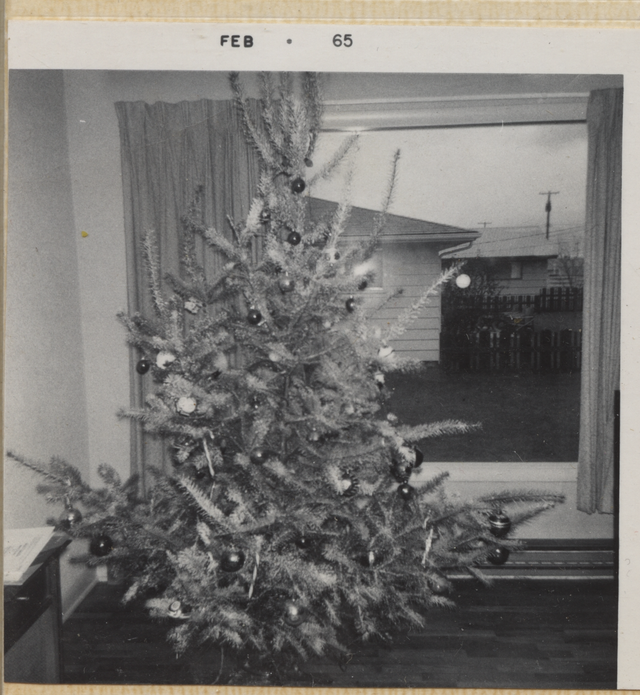 1965-02 Christmas Tree.png