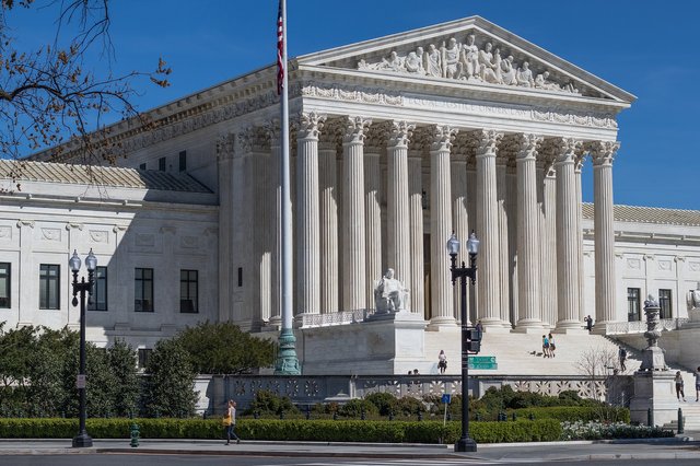 us-supreme-court-building-2225765_1920.jpg