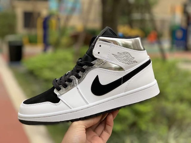 Jordan 1 mid hot sale white silver