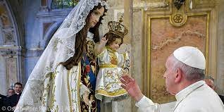 papa francisco y nuestra reina.jpeg