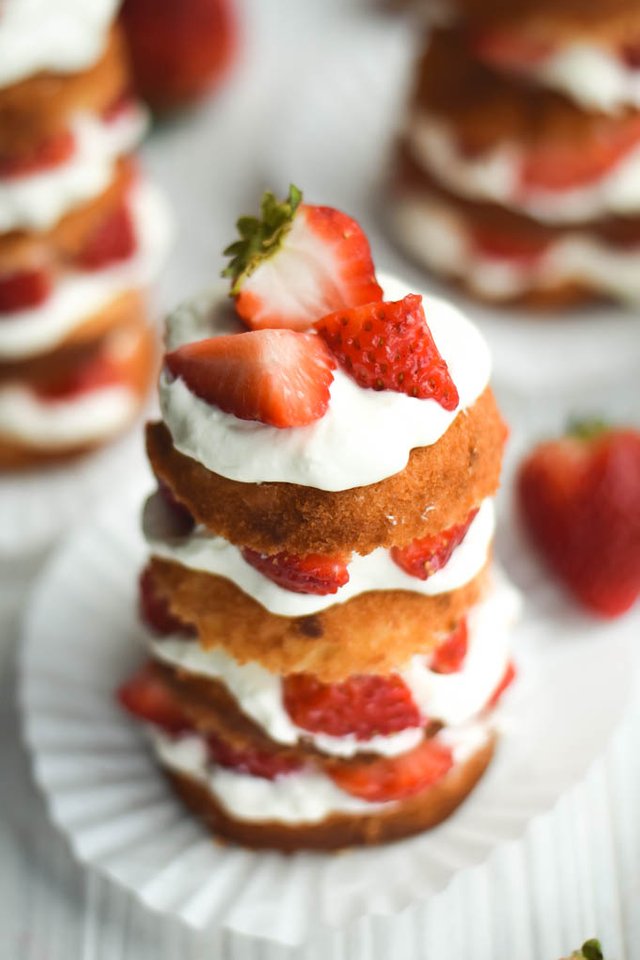 Strawberry (Ridiculously) Tall Mini Cakes (2).jpg