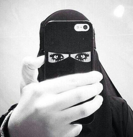 black-funny-niqab-yeux-Favim.com-2632660.jpg
