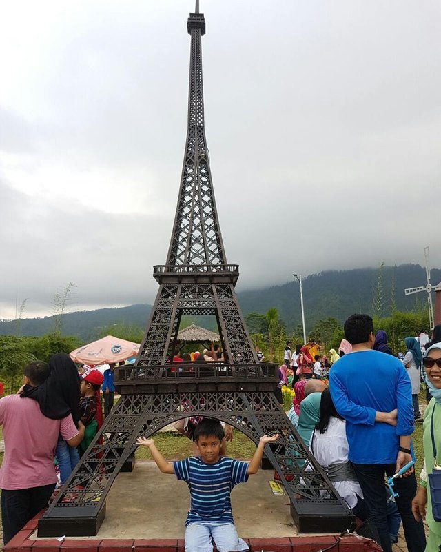 akurat_20171020012008_d48Ay6.jpg