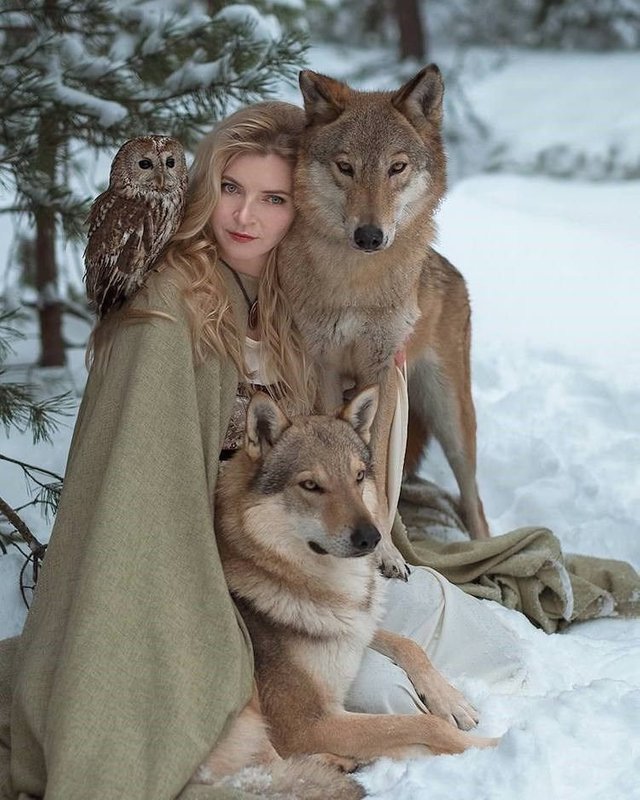 Russian Photographer Creates Magical Fairytale Photos Using Real Wild Animals (19 Photos).jpeg