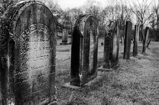 tombstones-3031047__340.jpg