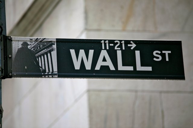 Wall_Street_Sign_(5899884048).jpg