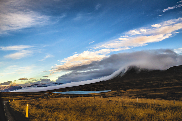 crimsonclad in Iceland: sky, mountains and sunset on the ring road