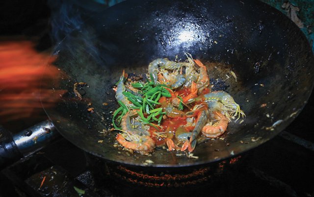 Sizzling hot prawns.jpg