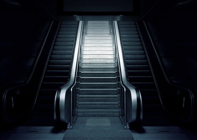 escalator-metro-stairs-subway.jpg