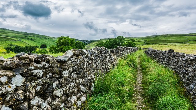 malham-cove-3196076_960_720.jpg