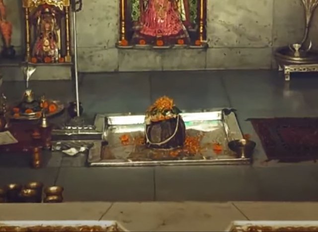 Bhavnath Mahadeva Shivling youtube.JPG