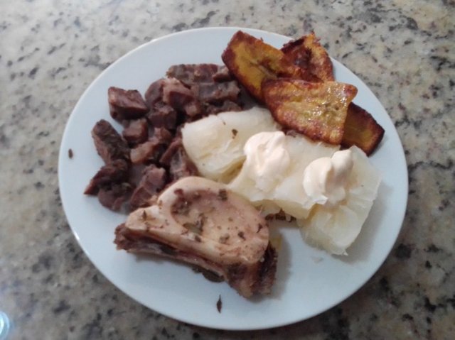 almuerzo020922.jpg