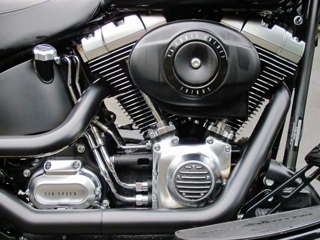 Harley davison v-engine bike.jpg