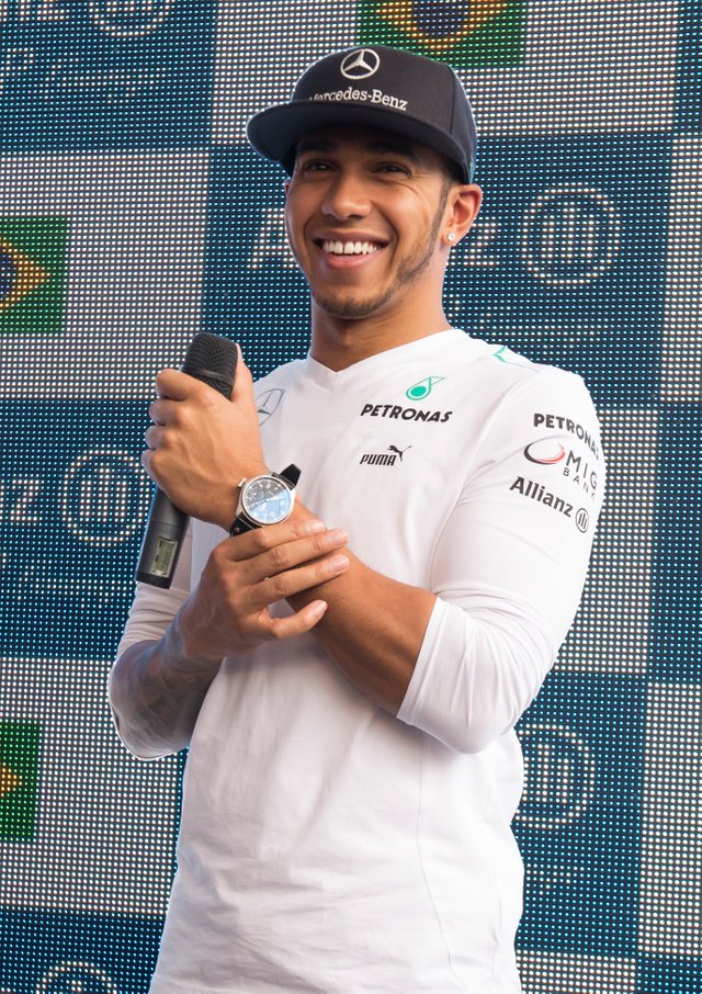 Lewis_Hamilton_Allianz_VIP_Lounge_2013_(cropped).jpg