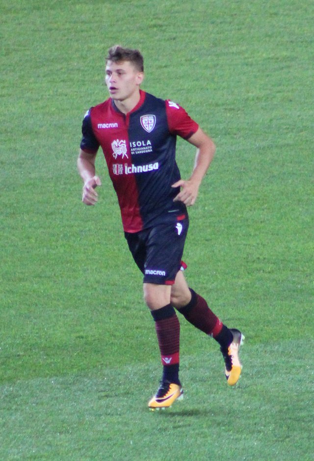 Fenerbahçe_-_Cagliari_Calcio_20170807_(222)_-_Nicolò_Barella_(cropped).jpg