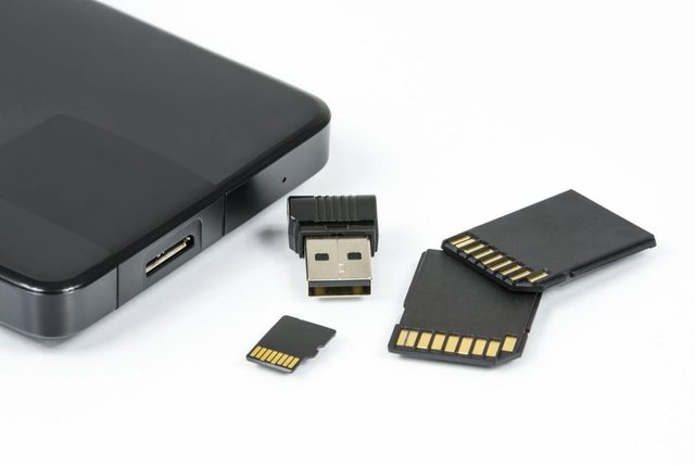 digital-storage-media-flash-memory-the-memory-card-computer-accessories-159226.jpeg