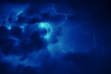 42136066-awesome-thunderbolt-in-dark-night-sky-.jpg