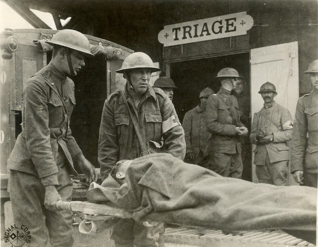 1280px-Wounded_Triage_France_WWI.jpg