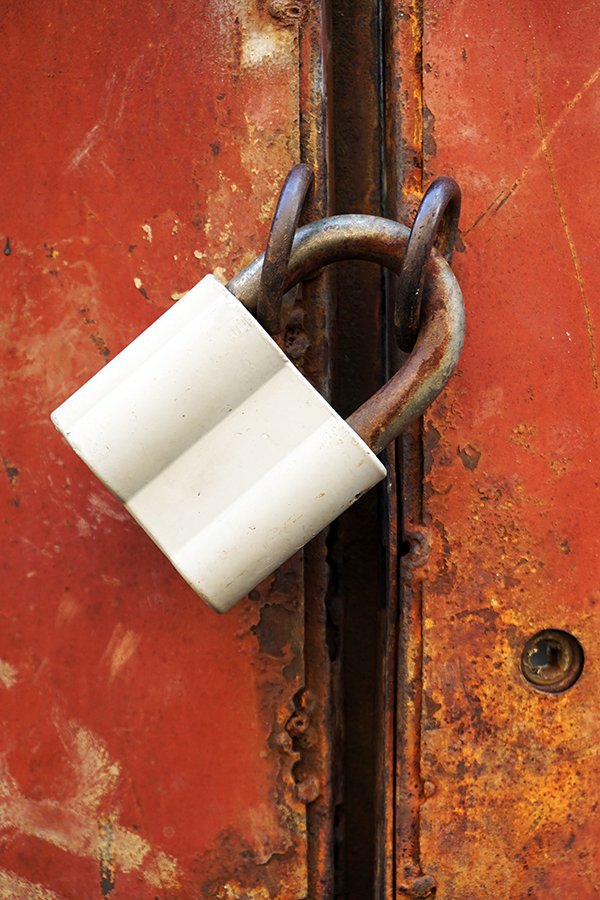 Padlock on a door s.jpg