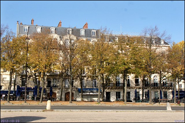 b-EU121023-223153.jpg