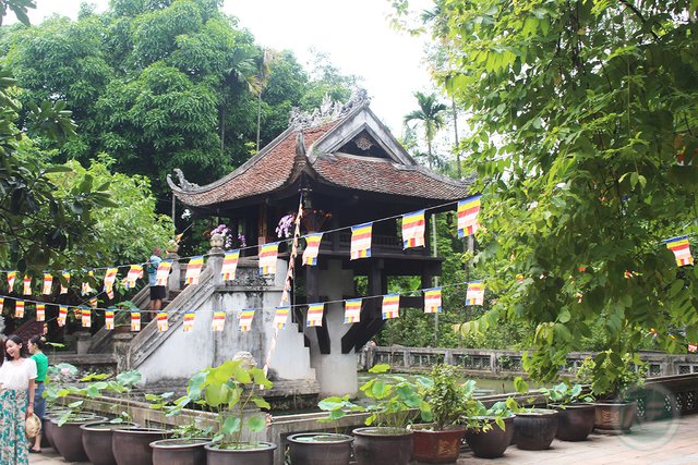 Ho-Chi-Minh-Mausoleum-Hanoi-city-tour.jpg