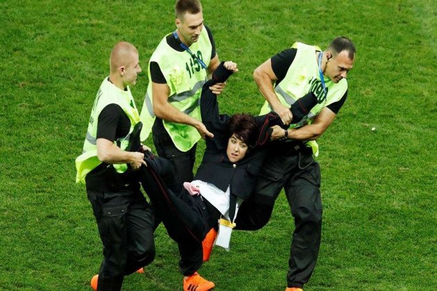 704964-pussy-riot-world-cup-2018-reuters-630x420.jpg