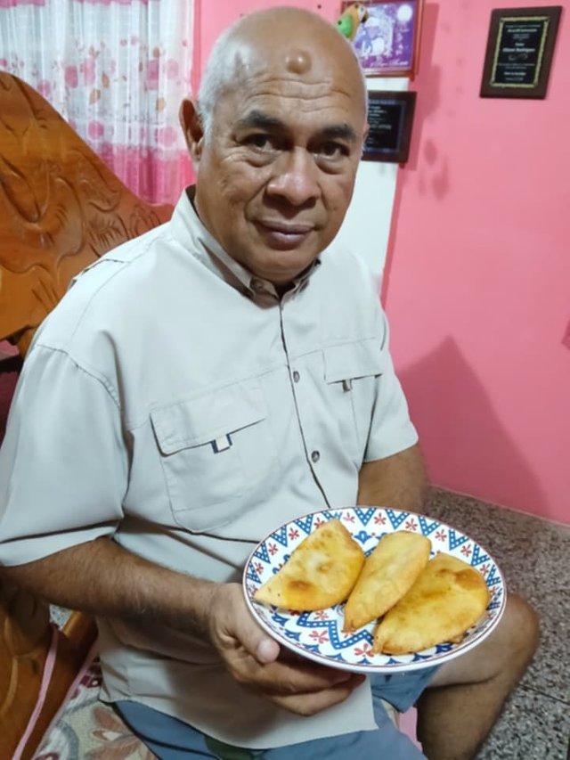 mis empanadas 117.jpg