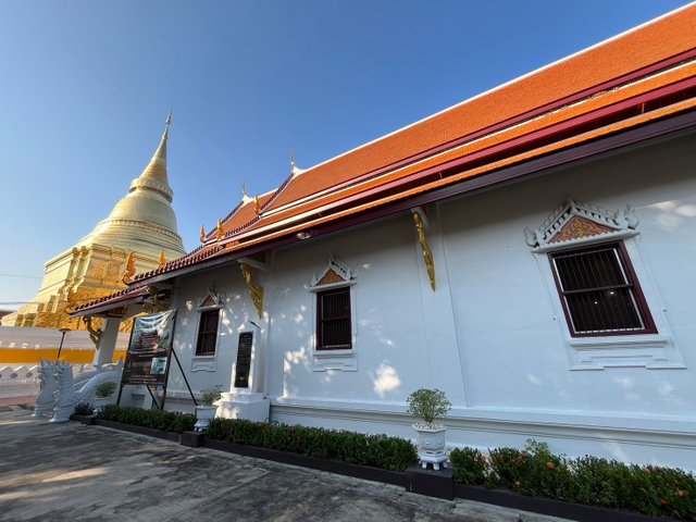 Wat Phra Kaew Don Tao Suchadaram2.jpg