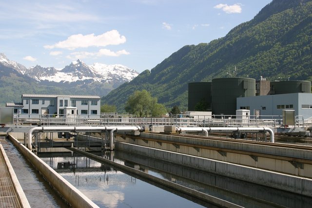 sewage-plant-4337156_1280.jpg