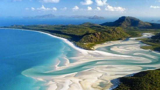 Whitehaven-Beach_Australia.jpg