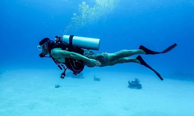 Discover_Scuba_Diving_--_St._Croix,_US_Virgin_Islands.jpg