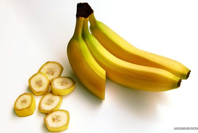 bananas-652497_1920_result.jpg