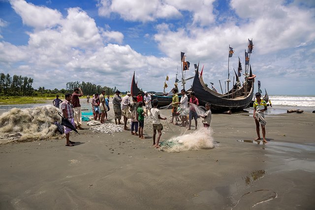 fishing-boats-coxs-bazar-beach-bangladesh-1.jpg