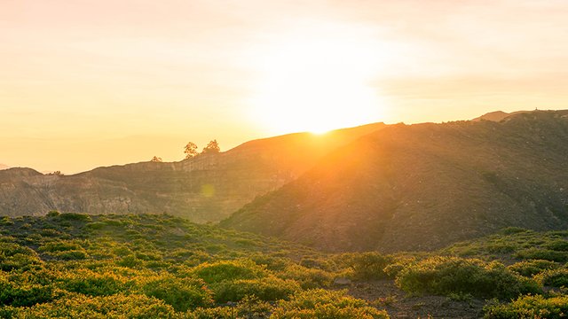 Kelimutu-sunrise.jpg