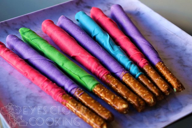 EyesClosedCooking-ColorfulChocoCoveredPretzelRods---03.jpg