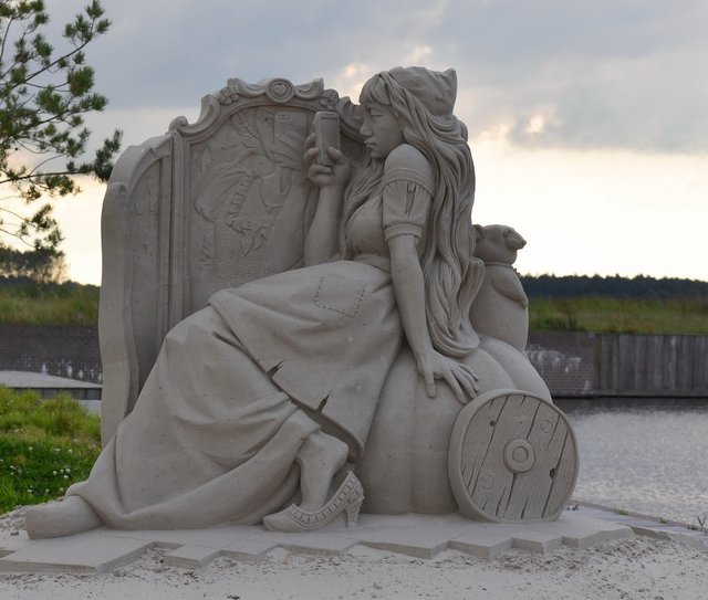 sand-sculpture-672588_1280.jpg