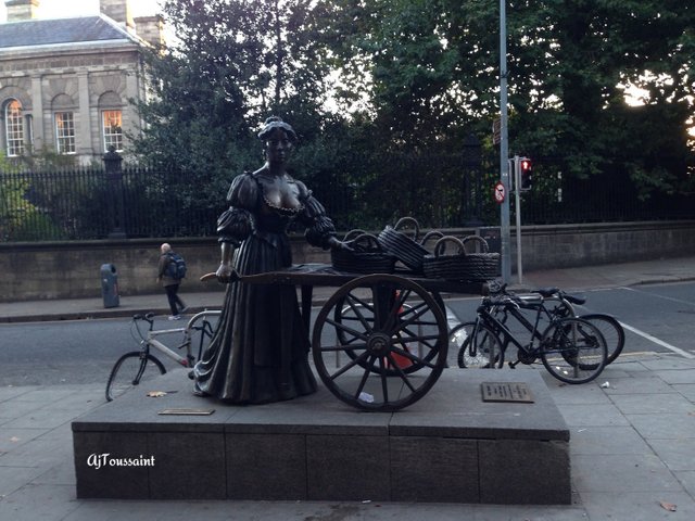 Molly Malone.jpg