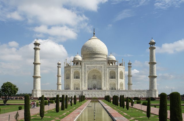 Taj_Mahal_(Edited).jpg