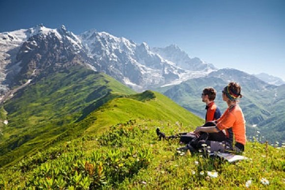 mountain top 2 ramblers dreamstime_m_28764033_opt 580.jpg