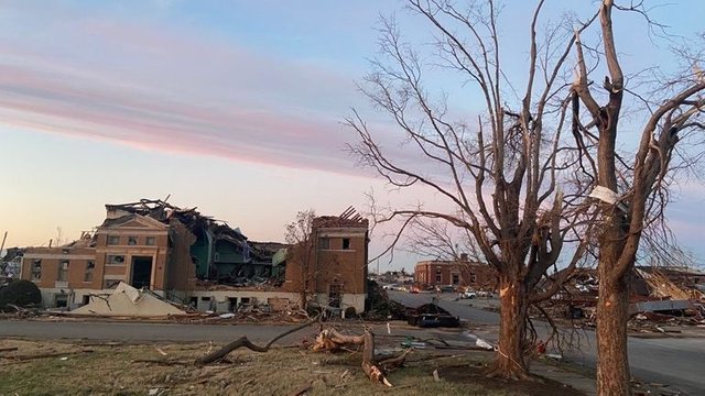 skynews-tornado-us_5612404.jpg