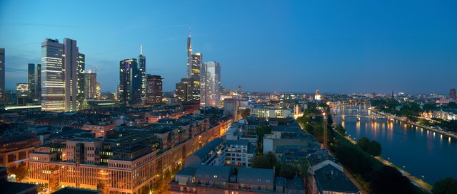 Skyline of Frankfurt 060web.jpg