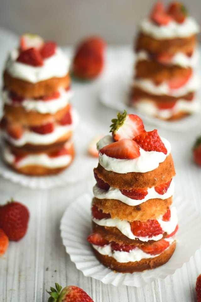 Strawberry (Ridiculously) Tall Mini Cakes (10).jpg