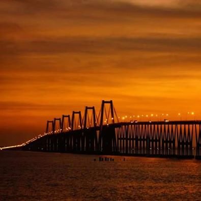 PUENTE SOBRE EL LAGO ATARDECER.jpg