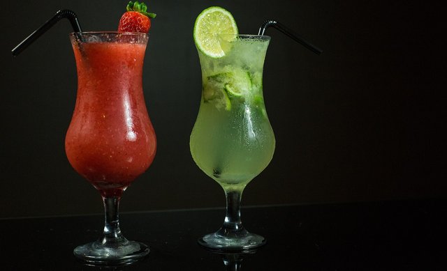 cocktails-1869868_1280.jpg