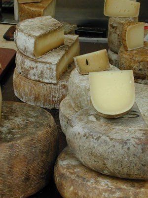 300px-Cheese_market_Basel.jpg